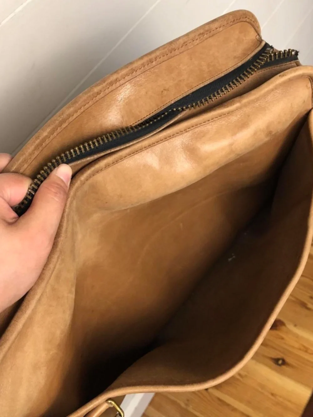 Vintage Coach Made in USA Glovetanned Leather Tan Shoulder Bag